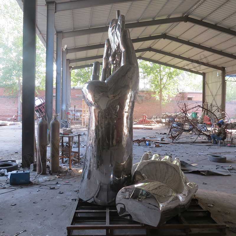 水滴主題不銹鋼雕塑，雙手不銹鋼雕塑，手托水滴景觀雕塑